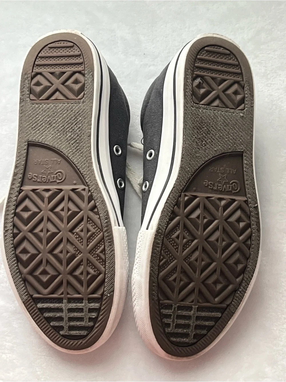 Converse Kids Black Low-Top Sneakers with White Laces, Size 4 (US)